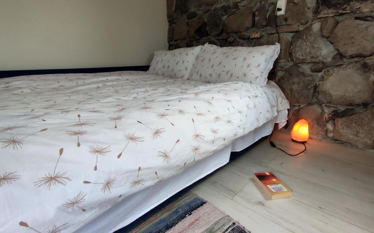 Zove Rural Cottage With Garden Views K'arashamb エクステリア 写真