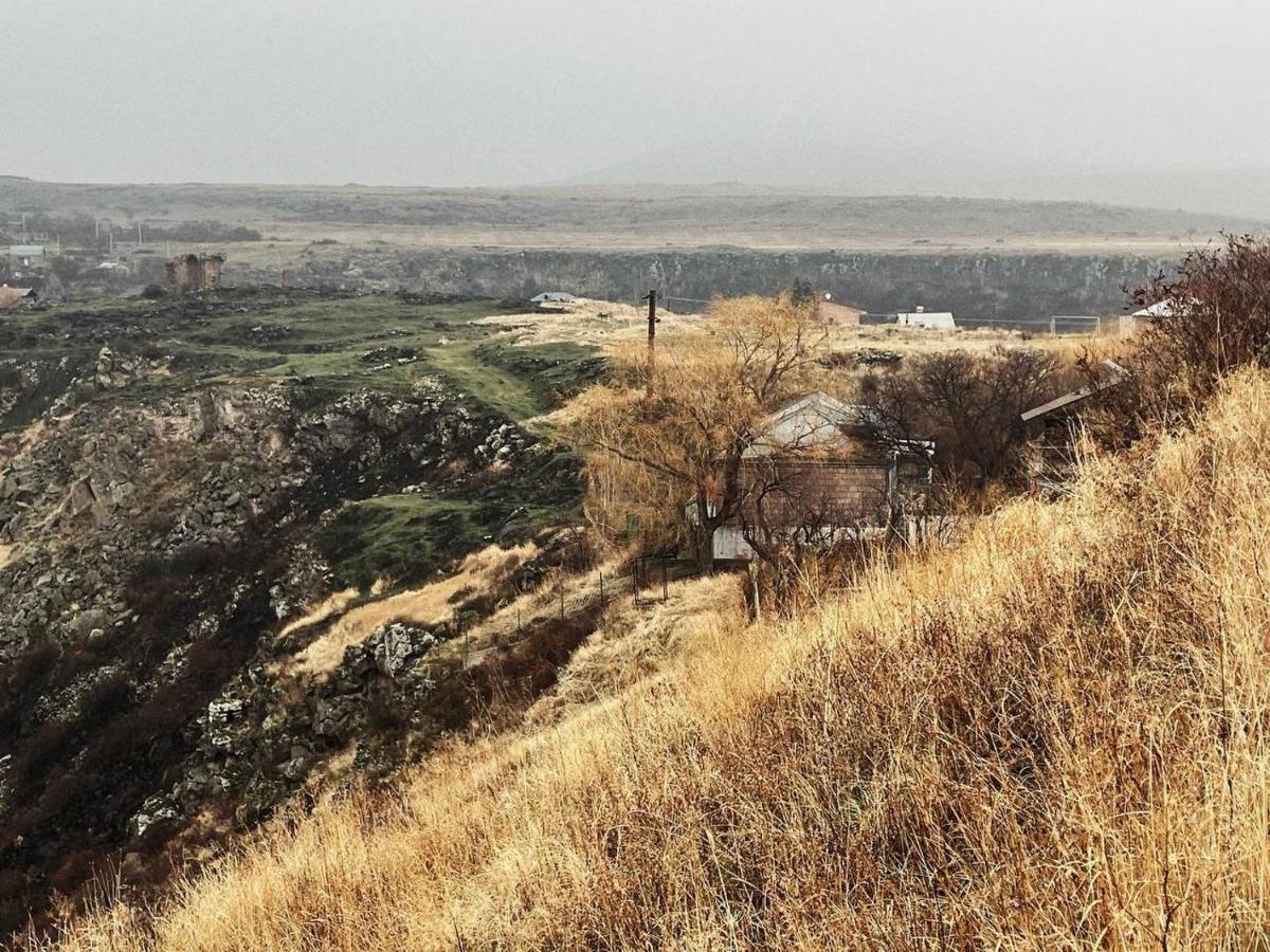 Zove Rural Cottage With Garden Views K'arashamb エクステリア 写真
